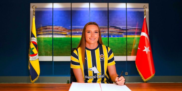 Kristen Leigh Ricks, Fenerbahçe Petrol Ofisi'nde