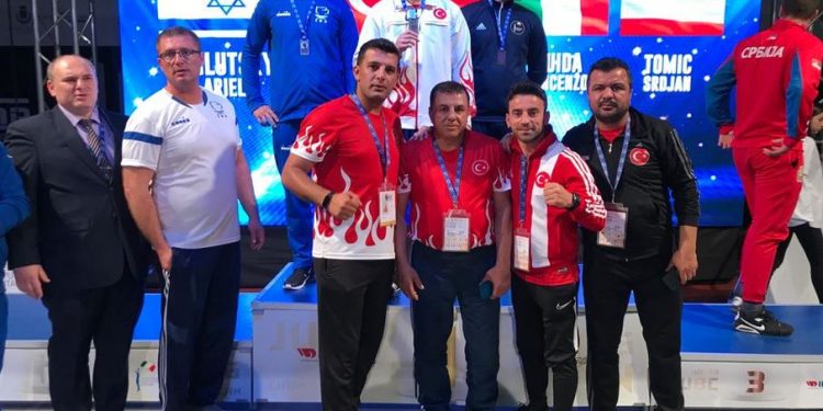 Fenerbahçeli milli boksörler, Avrupa Şampiyonası’nda 3 madalya kazandı