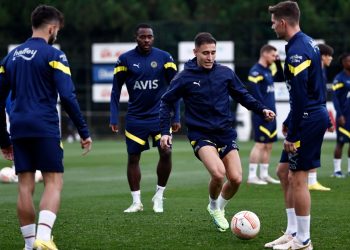 Fenerbahçe, AEK Larnaca maçı hazırlıklarına başladı