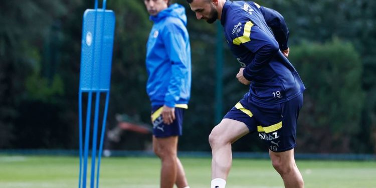 Fenerbahçe'de Fatih Karagümrük maçının hazırlıkları başladı