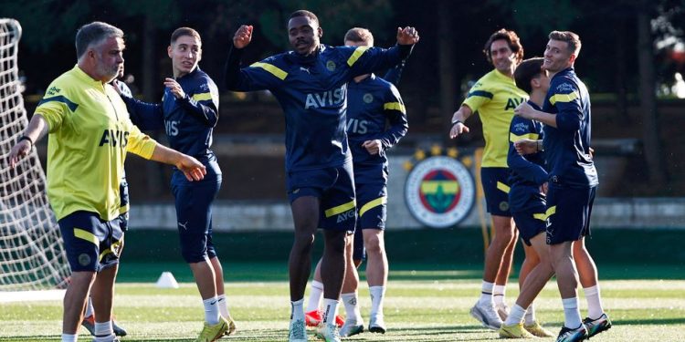 Fenerbahçe'de Rennes maçı hazırlıkları başladı