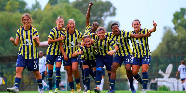 Fenerbahçe Kadın Futbol Takımı