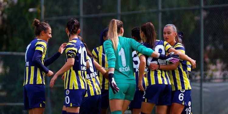 Fenerbahçe Kadın Futbol Takımı