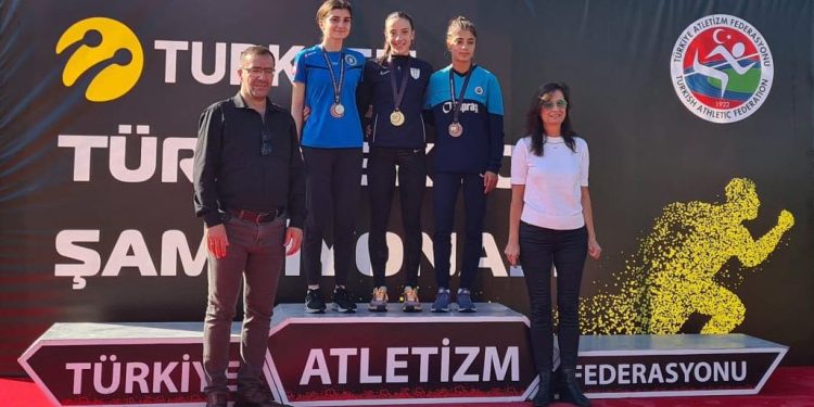 Atletlerimiz Kros Şampiyonası’nda kürsüde yer aldı