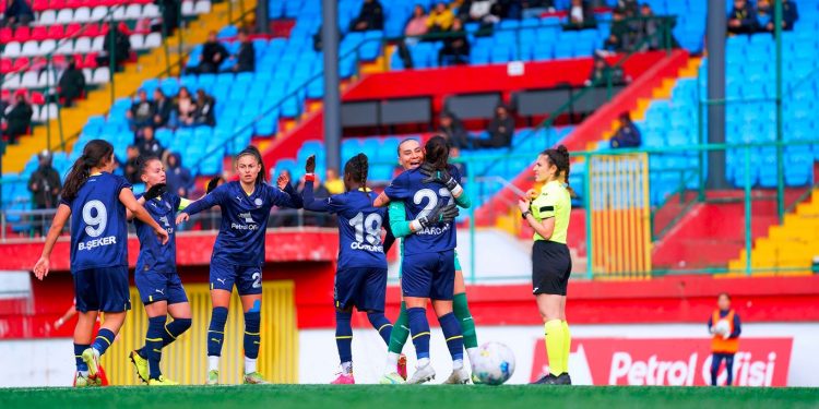 Fenerbahçe Kadın Futbol Takımı