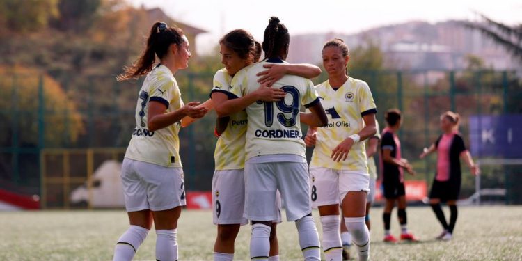 Fenerbahçe Kadın Futbol Takımı