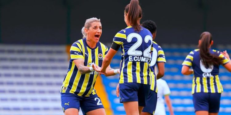 Fenerbahçe Kadın Futbol Takımı