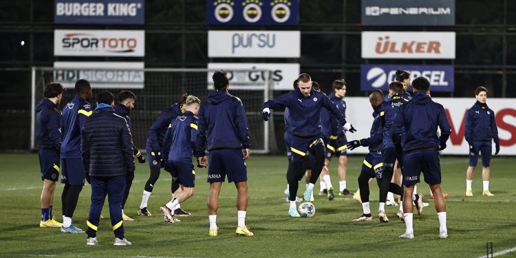 Fenerbahçe, Gaziantep Futbol Kulübü maçı hazırlıklarına başladı