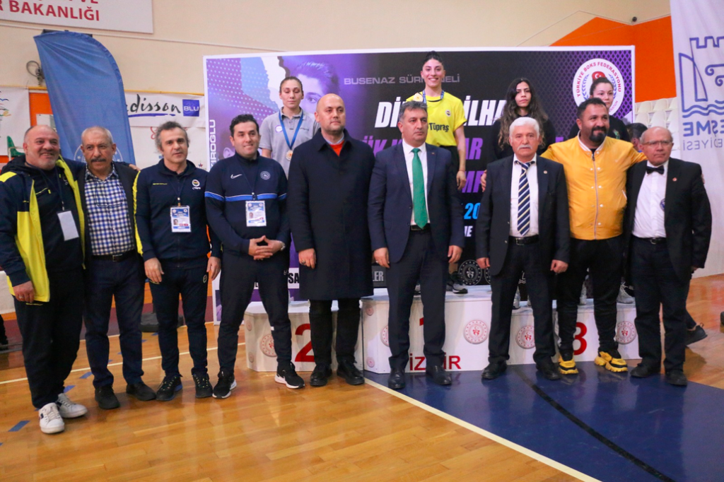 Boksörlerimiz Büyük Kadınlar Türkiye Ferdi Boks Şampiyonası’nda 9 madalya