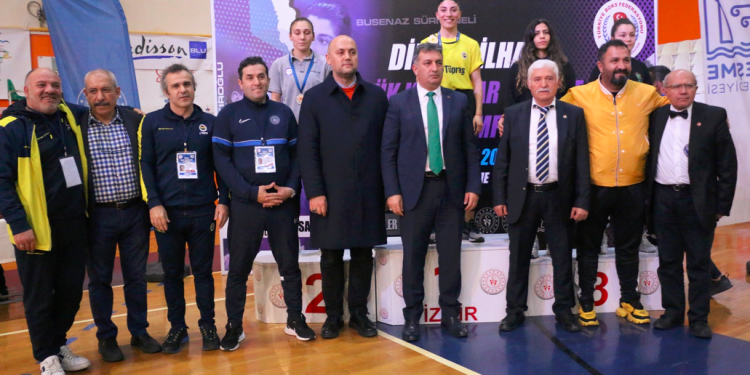 Boksörlerimiz Büyük Kadınlar Türkiye Ferdi Boks Şampiyonası’nda 9 madalya