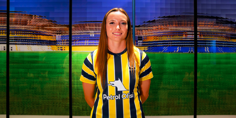 Fenerbahçe Petrol Ofisi'nde Kristen Leigh Ricks ile yollar ayrıldı