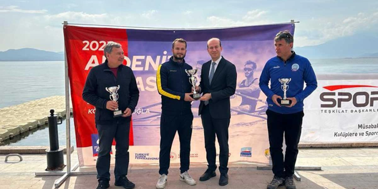 Fenerbahçe, Akdeniz Kupası Kürek Yarışları’nda şampiyon oldu