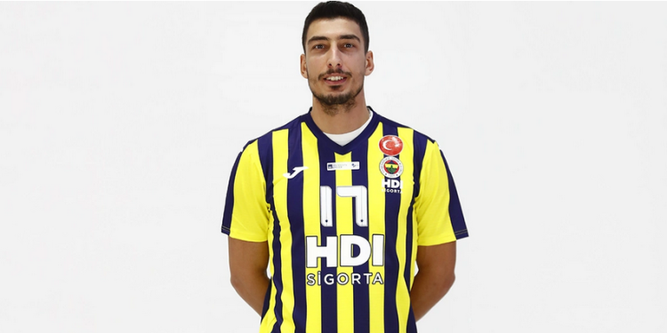Fenerbahçe Erkek Voleybol Takımımızın oyuncusu Oğuzhan Tarakçı