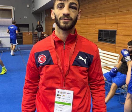 Fenerbahçeli milli boksörümüz Batuhan Çiftçi