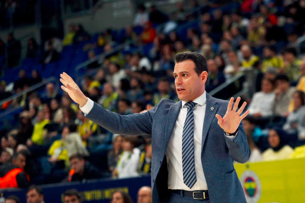 Fenerbahçe Erkek Basketbol Takımı Başantrenörü Dimitris Itoudis