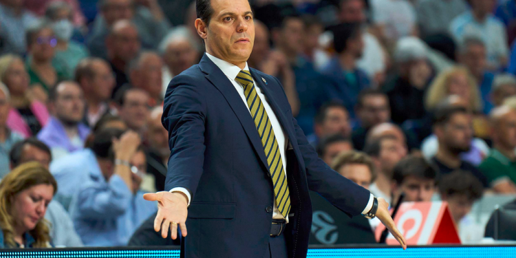 Fenerbahçe Erkek Basketbol Takımı Başantrenörü Dimitris Itoudis