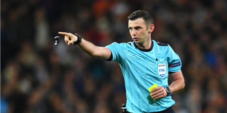 İngiliz hakem Michael Olive