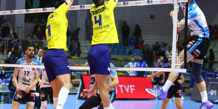 Fenerbahçe HDI Sigorta, AXA Sigorta Kupa Voley finalinde Halkbank’a 3-0 mağlup oldu