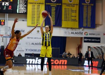 Fenerbahçe Alagöz Holding, KBSL yarı final serisinde 1-0 öne geçti