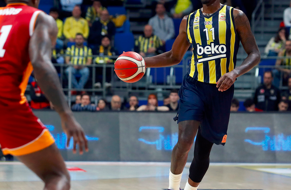 Nigel Hayes-Davis üç sezon daha Fenerbahçe Beko’da