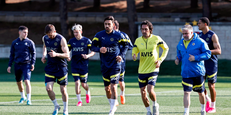 Fenerbahçe, Ziraat Türkiye Kupası’nda Sivasspor ile oynayacağı maçın hazırlıklarına başladı