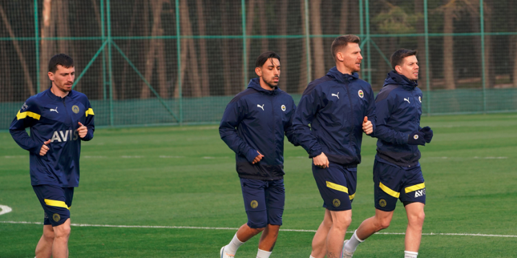 Fenerbahçe'de Fatih Karagümrük maçı hazırlıkları başladı