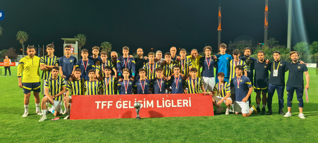 Fenerbahçe U17 Takımımız, U17 Elit A Ligi'ni Türkiye ikincisi olarak tamamladı