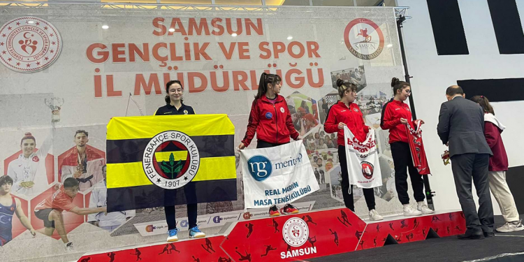 Defne Karaoğlu, Türkiye ikincisi