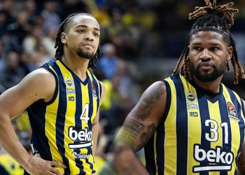 Fenerbahçe Beko, Devin Booker ve Carsen Edwards ile yollarını ayırdı