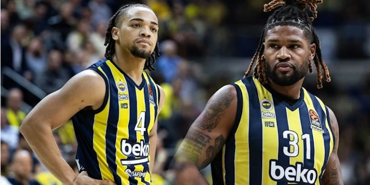 Fenerbahçe Beko, Devin Booker ve Carsen Edwards ile yollarını ayırdı