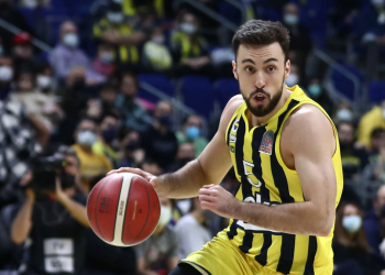 Fenerbahçe Beko'dan İsmet Akpınar'a teşekkür
