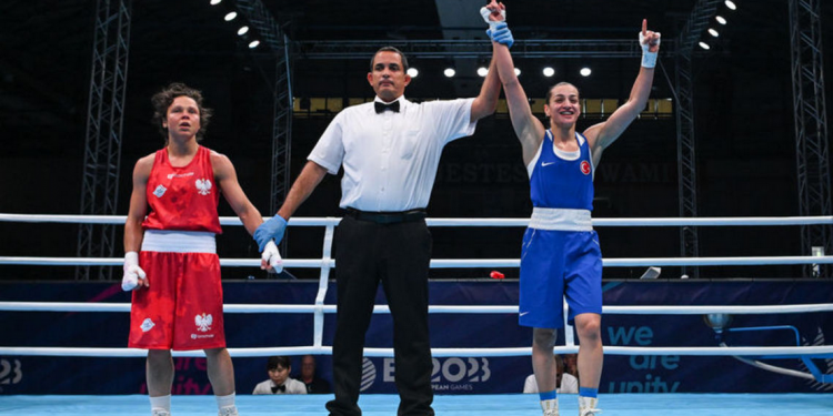 Buse Naz Çakıroğlu Avrupa şampiyonu