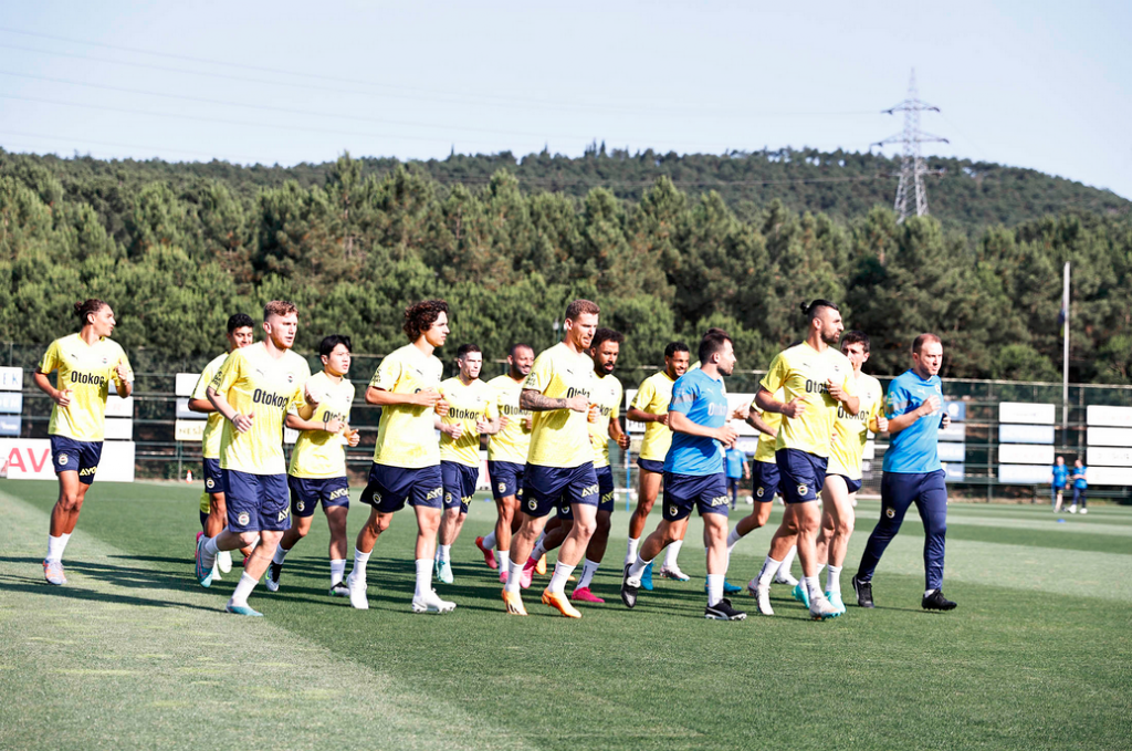 Fenerbahçe yeni sezon hazırlıklarına başladı