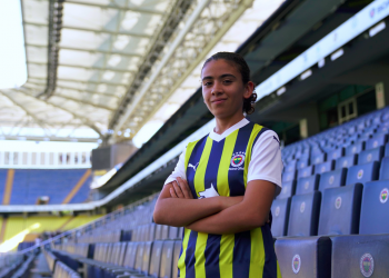 Mevlüde Melek Okuyan Fenerbahçe Petrol Ofisin'de