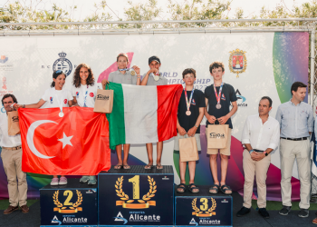 Milli yelkencilerimiz Ece Aksoy ve Elif Kayacık Dünya İkincisi oldu