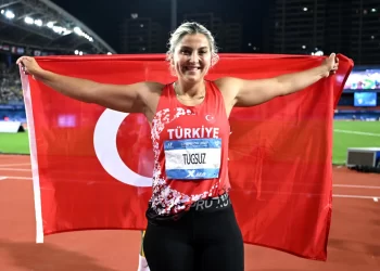 Milli atletimiz Eda Tuğsuz’dan altın madalya