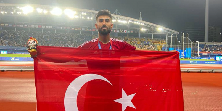 Fenerbahçeli milli atlet Sezgin Ataç