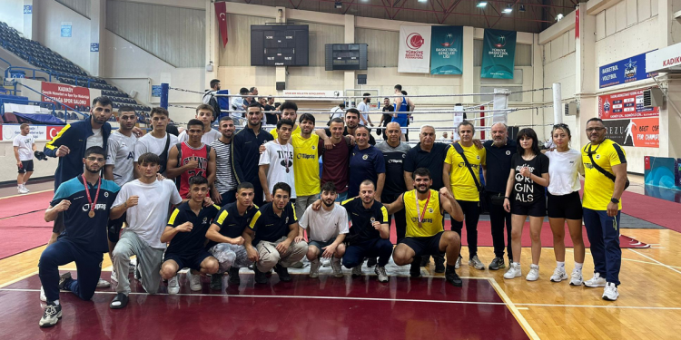 Boksörlerimizden U22 İstanbul Boks Şampiyonası’nda 23 madalya
