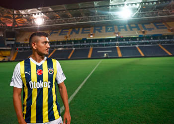 Cengiz Ünder resmen Fenerbahçe'de