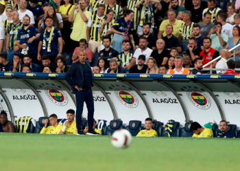 Fenerbahçe Teknik Direktörü İsmail Kartal