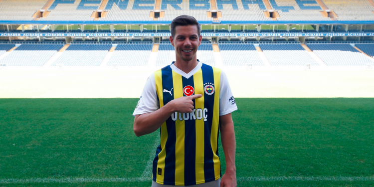 Miha Zajc 3 yıl daha Fenerbahçe'de
