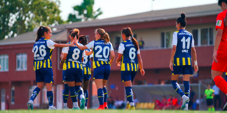 Fenerbahçe Kadın Futbol Takımı