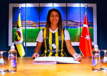 İpek Kaya Fenerbahçe Petrol Ofisi'nde