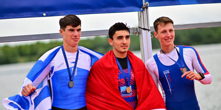 Milli kürekçimiz Halil Kaan Köroğlu, U19 Dünya Şampiyonu oldu