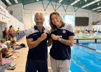 Fenerbahçeli yüzücü Aleyna Özkan