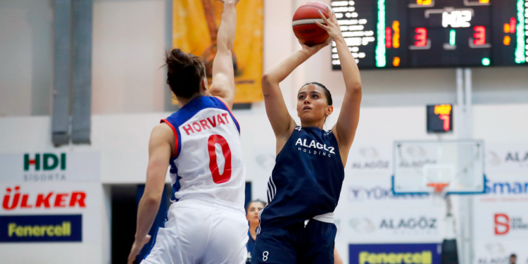 Hazırlık maçı: Fenerbahçe Alagöz Holding - Emlak Konut