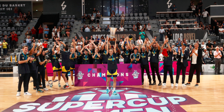 FIBA Kadınlar Süper Kupa Şampiyonu Fenerbahçe Alagöz Holding