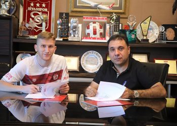 Burak Kapacak Sivasspor'a kiralandı