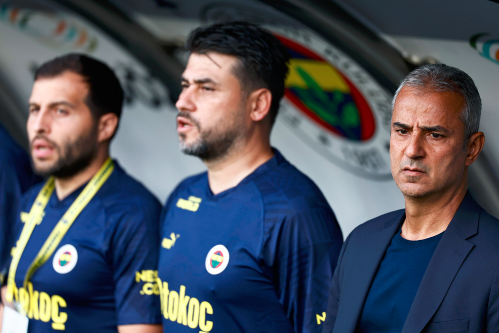 Fenerbahçe Teknik Direktörü İsmail Kartal