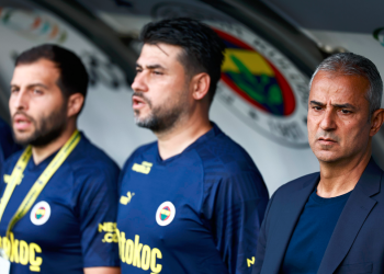 Fenerbahçe Teknik Direktörü İsmail Kartal